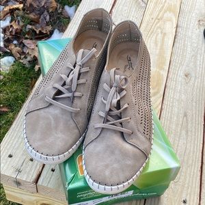 Easy Street Comfort Wave Shoes